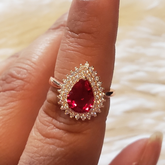 Tear Drop Cubic Zirconia Rose Gold Ring - Picture 2 of 6